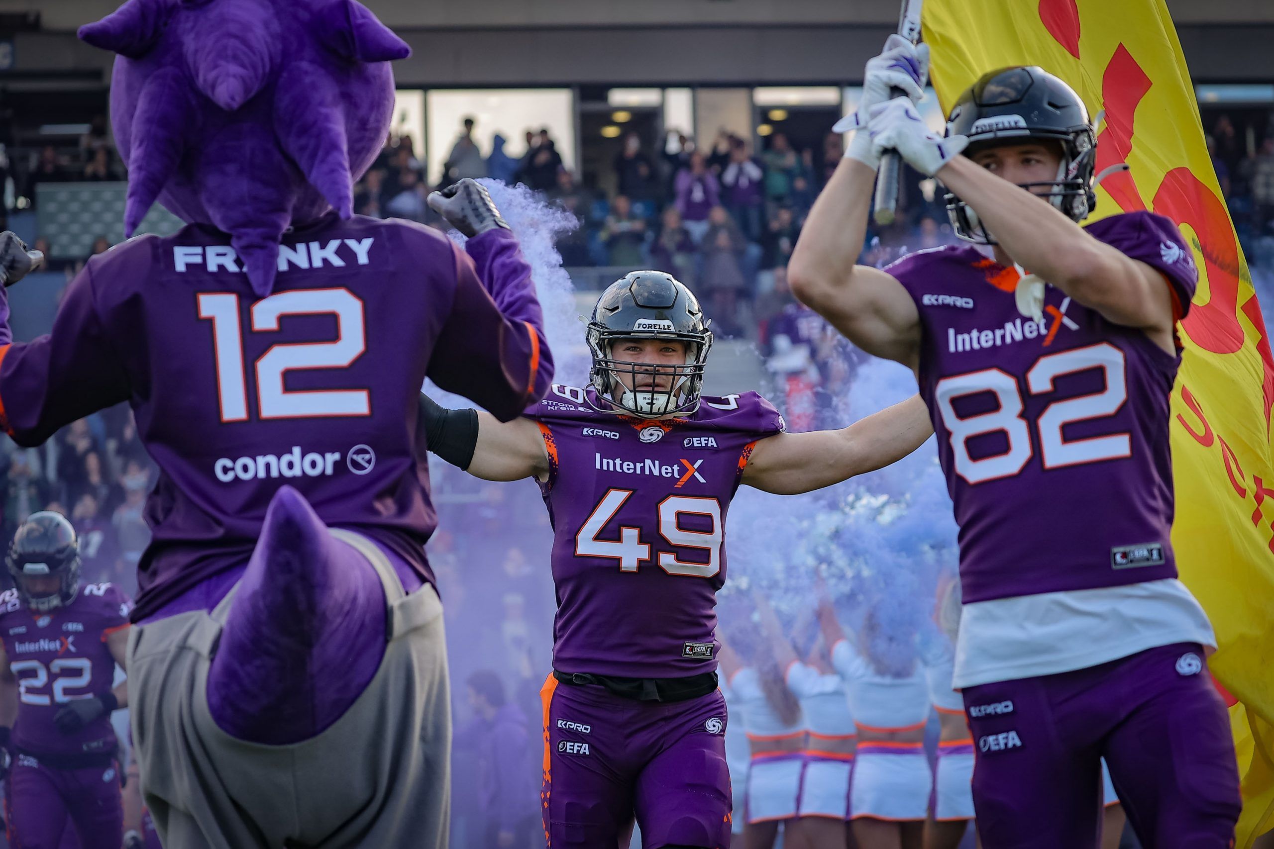 Galaxy Linebacker Tim Steins