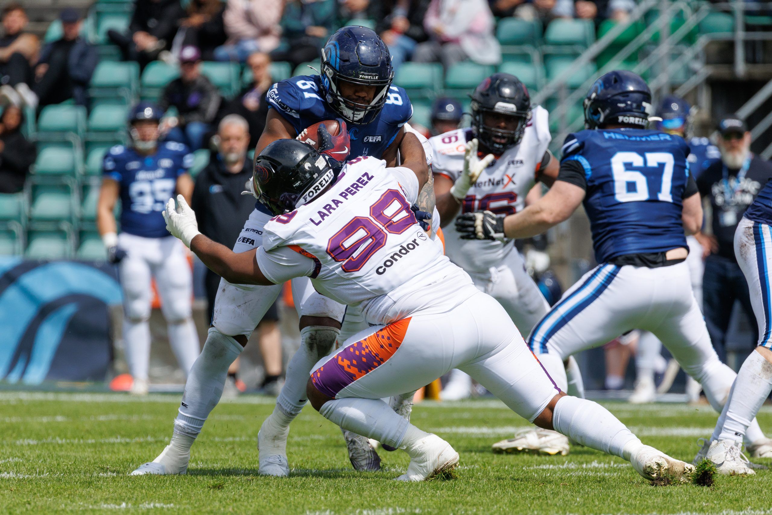 Defensive Tackle Jahn Jesus Lara Perez